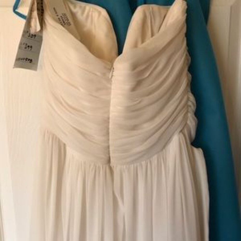 NEVER WORN! Strapless Wedding Dress - Picture 7 of 7